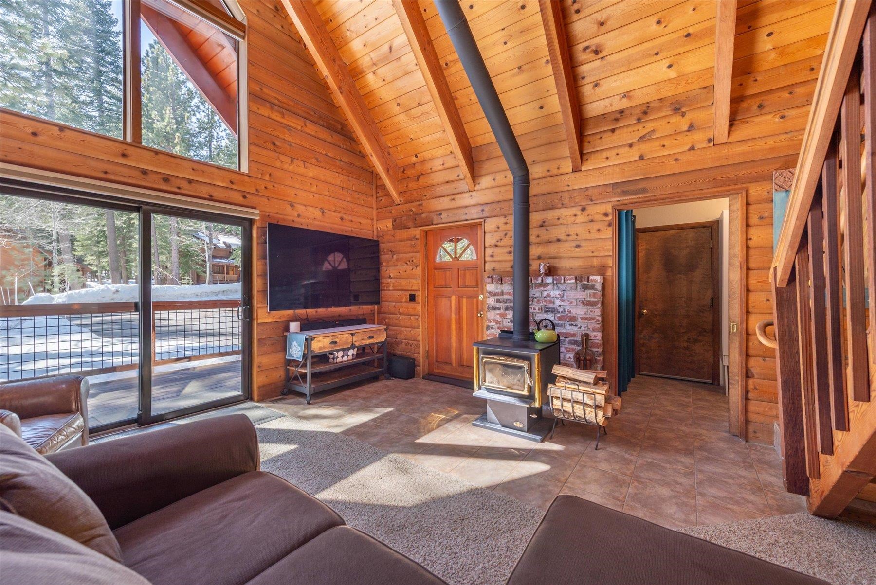 12313 Greenleaf Way Truckee, CA 96161 - Photo 5 of 26