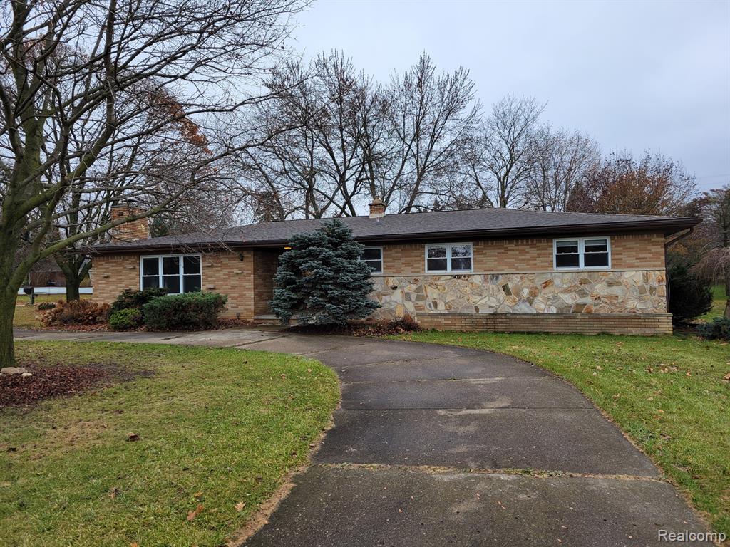 1439 Butcher Road Fenton, MI 48430 - Photo 2 of 26