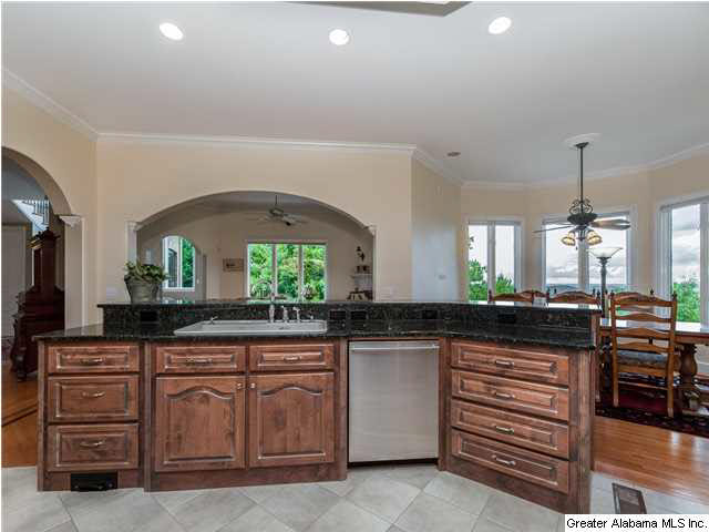 201 Kings Crest Lane Pelham, AL 35124 - Photo 9 of 32