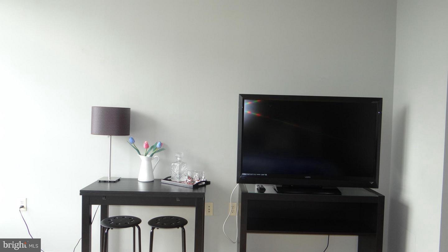 1300 N Street Northwest, Unit 812 Washington, DC 20005 - Photo 9 of 20 Living Room
