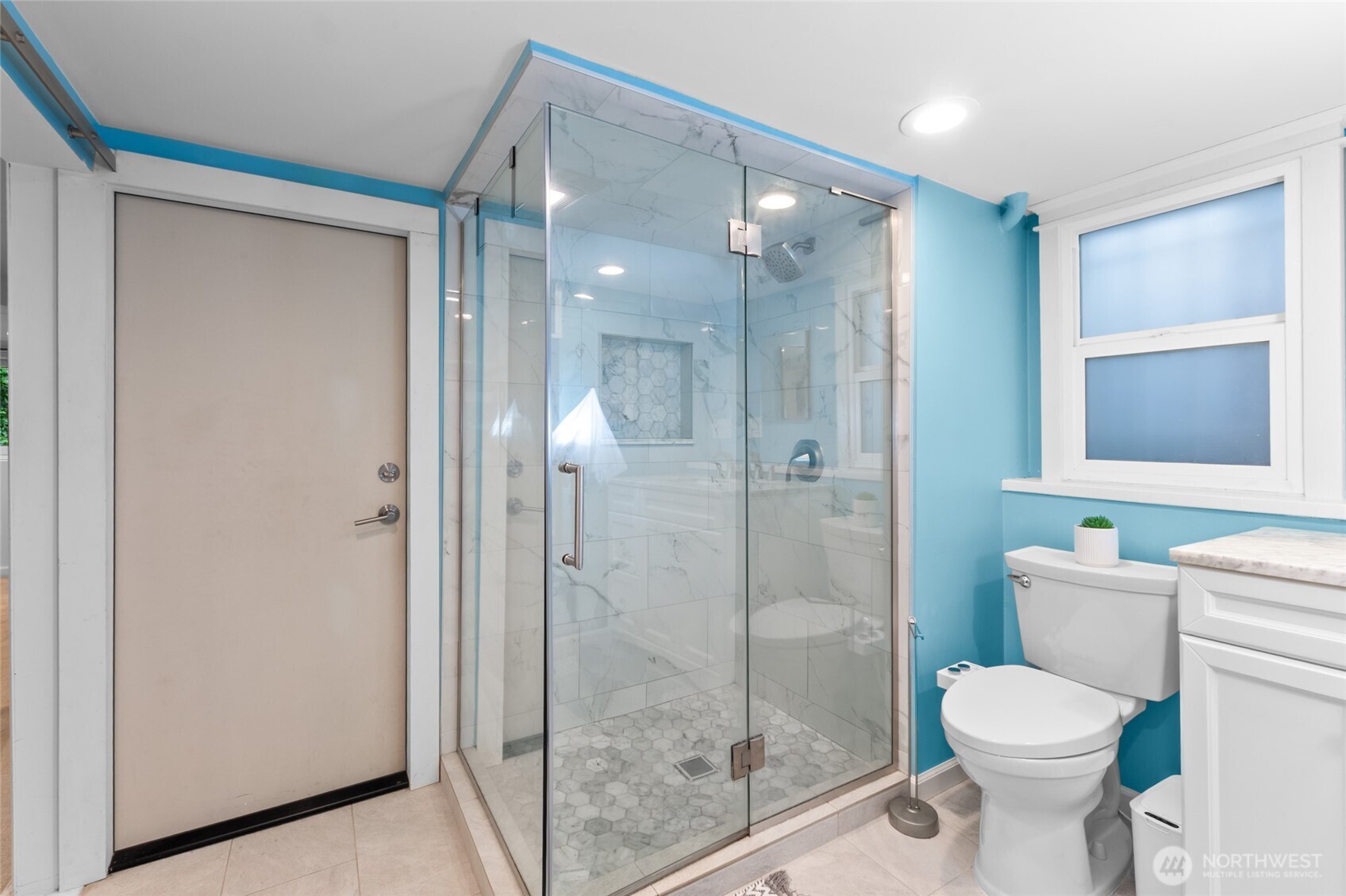 731 North 80th Street Seattle, WA 98103 - Photo 16 of 38