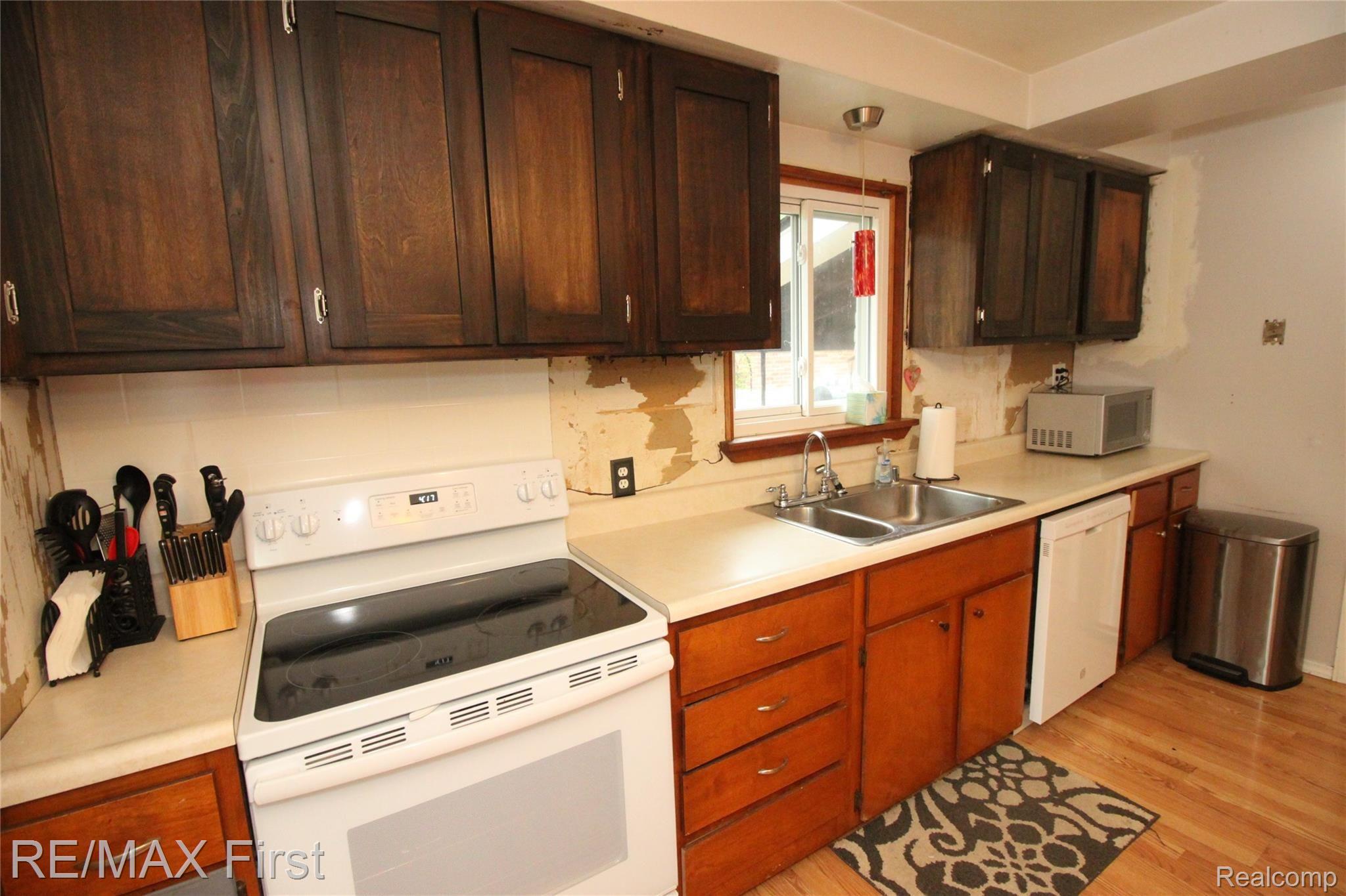 9021 Rackham Street Taylor, MI 48180 - Photo 17 of 34 IMG_6920.JPG