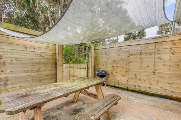 $300,000 | 711 River Oaks Circle, New Smyrna Beach, FL 32169
