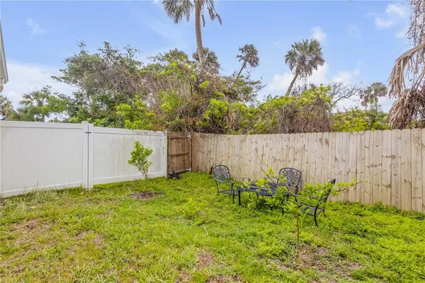 $300,000 | 711 River Oaks Circle, New Smyrna Beach, FL 32169