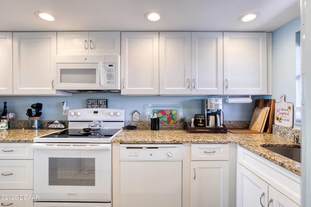 $2,300 | 2390 Ocean Shore Boulevard, Unit 501, Ormond Beach, FL 32176