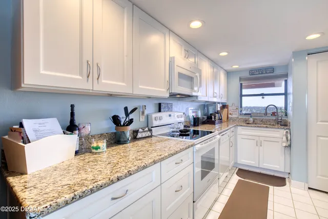 $2,300 | 2390 Ocean Shore Boulevard, Unit 501, Ormond Beach, FL 32176