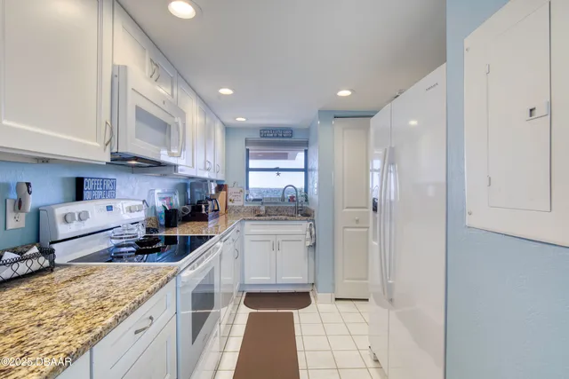 $2,300 | 2390 Ocean Shore Boulevard, Unit 501, Ormond Beach, FL 32176