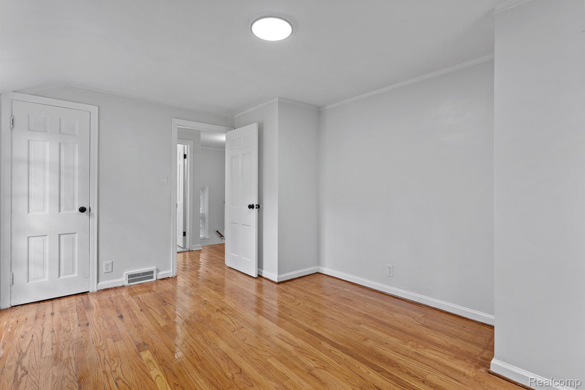 15043 Greenview Road Detroit, MI 48223 - Photo 18 of 41 Gallery Image 18