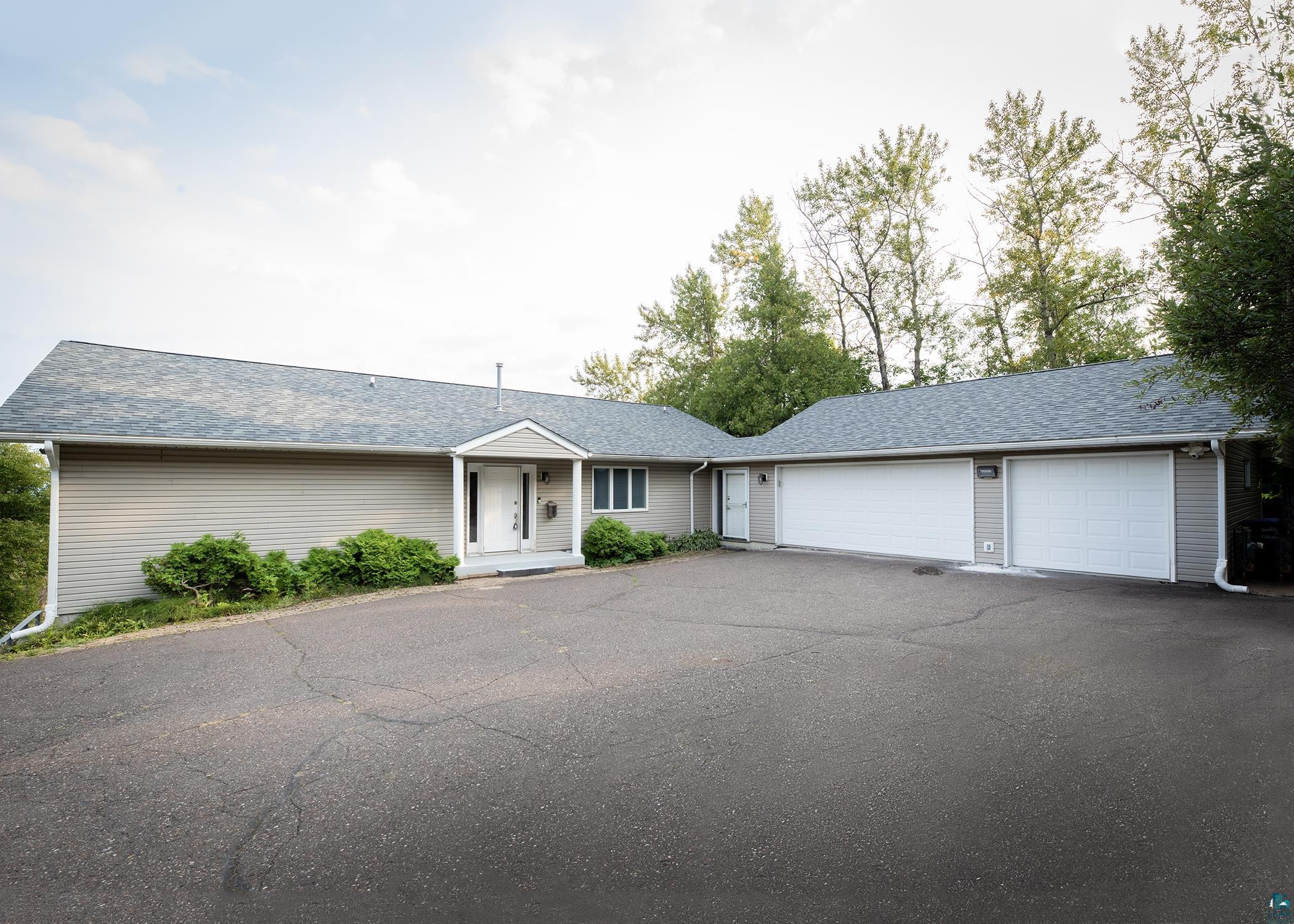 1002 Martha Street Duluth, MN 55805 - Photo 3 of 46