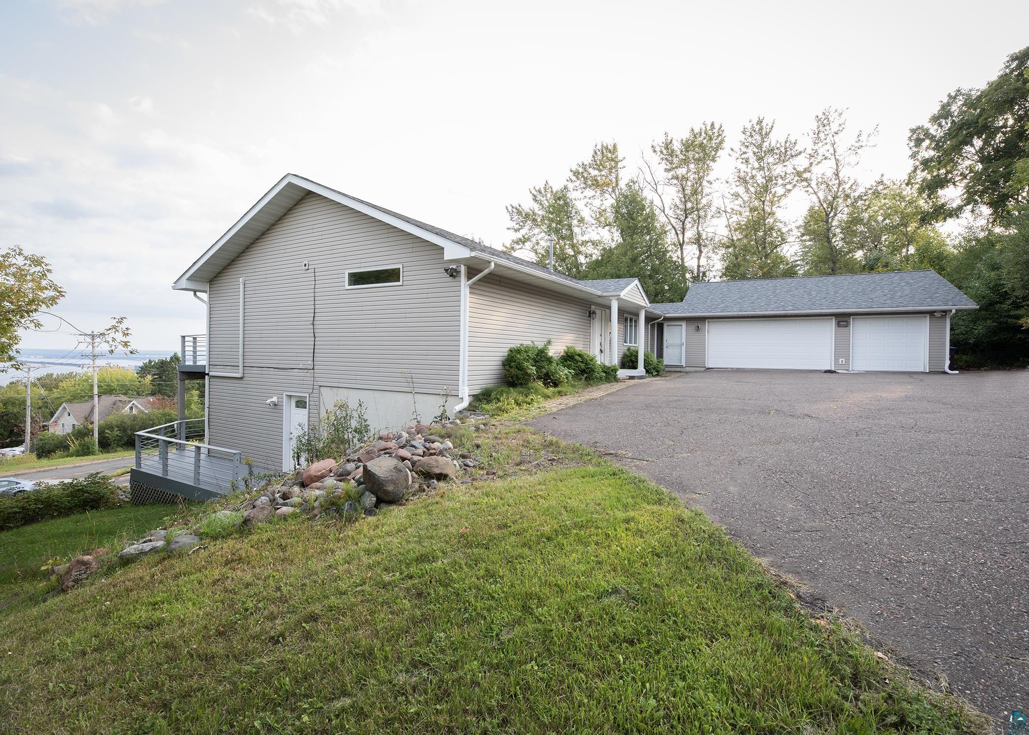 1002 Martha Street Duluth, MN 55805 - Photo 4 of 46