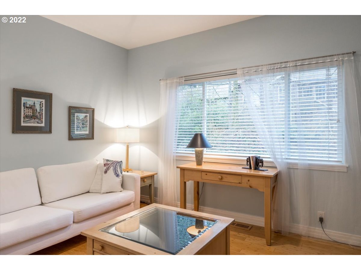 3139 Southwest Upper Drive Portland, OR 97201 - Photo 8 of 23