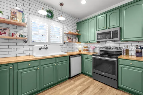 $600,000 | 37 5th Avenue, Bluffton, SC 29910