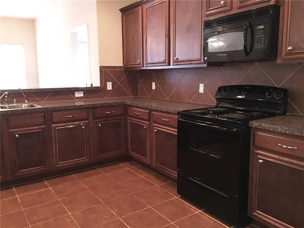 14911 Riverside Drive Little Elm, TX 75068 - Photo 5 of 10
