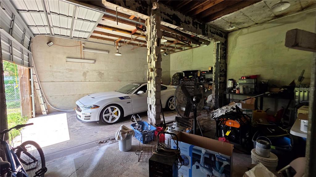 13330 Fort King Road Dade City, FL 33525 - Photo 37 of 43 a view of a room with gym equipment