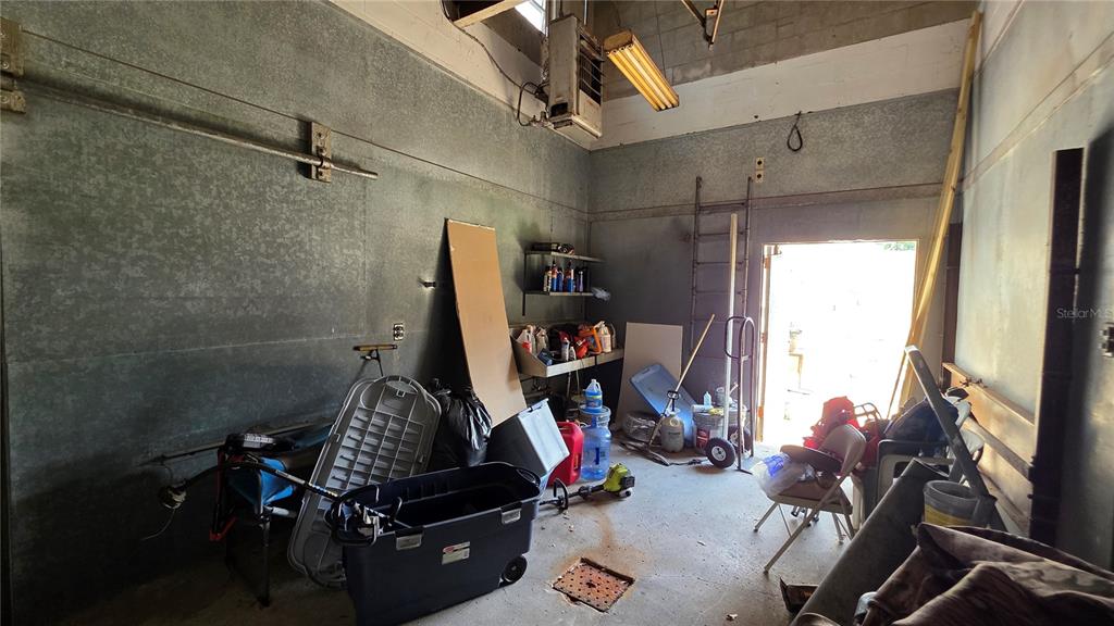 13330 Fort King Road Dade City, FL 33525 - Photo 38 of 43 a view of a room with gym equipment