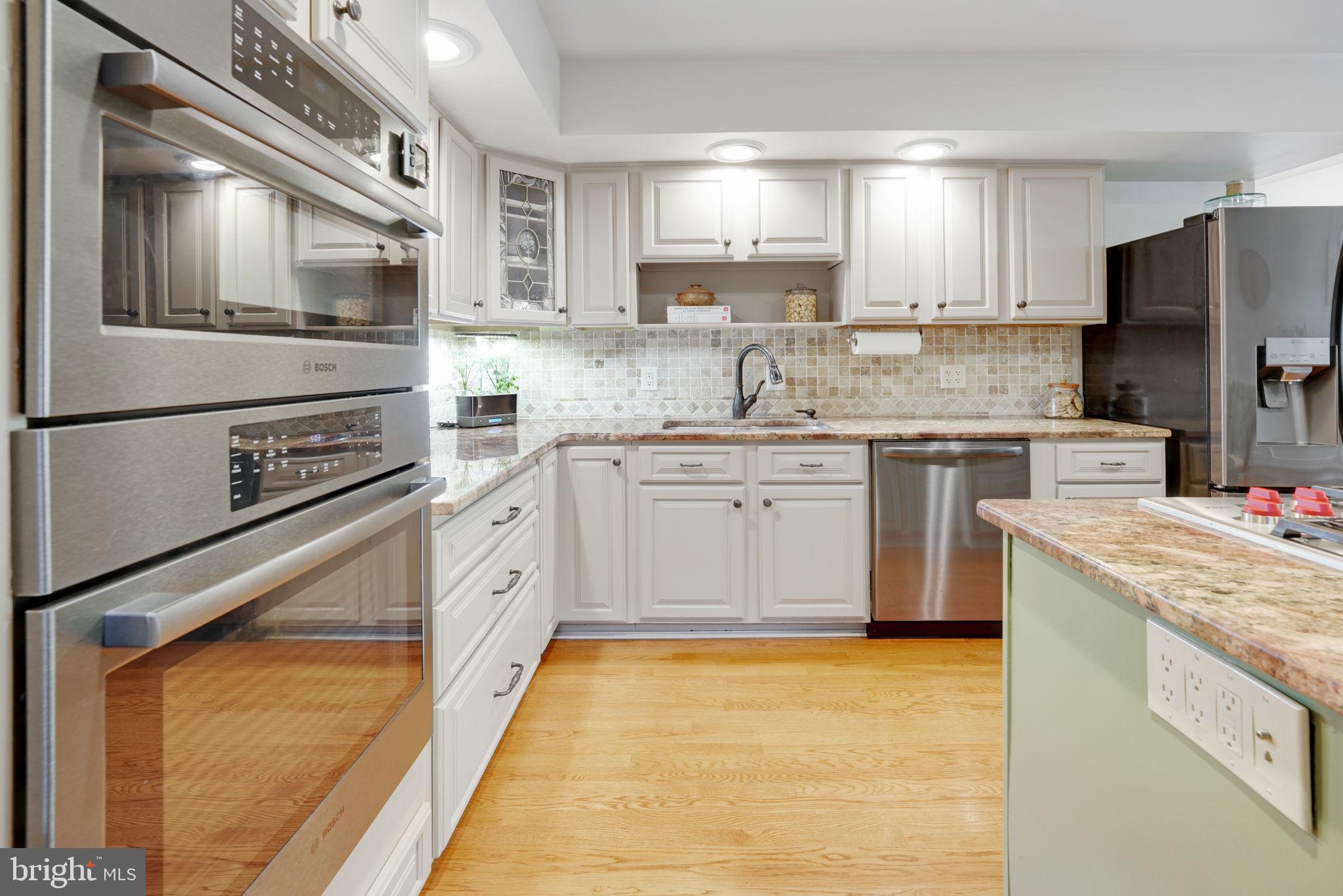 4208 High Ridge Road Haymarket, VA 20169 - Photo 17 of 62 Gourmet Kitchen with Upgraded S/S Appliances.