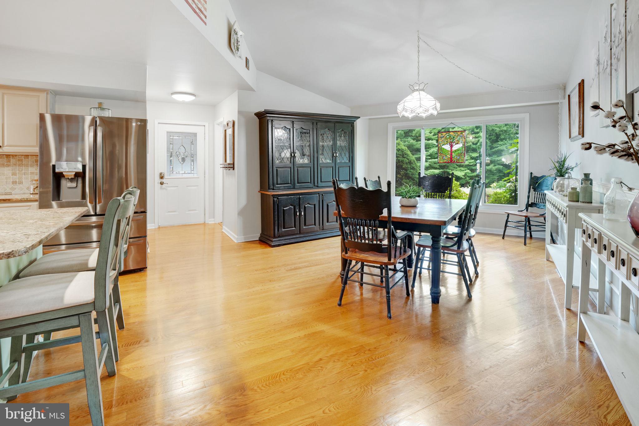 4208 High Ridge Road Haymarket, VA 20169 - Photo 22 of 62 Breakfast Rm Opens to Garage, 1/2 BA & Pantry.