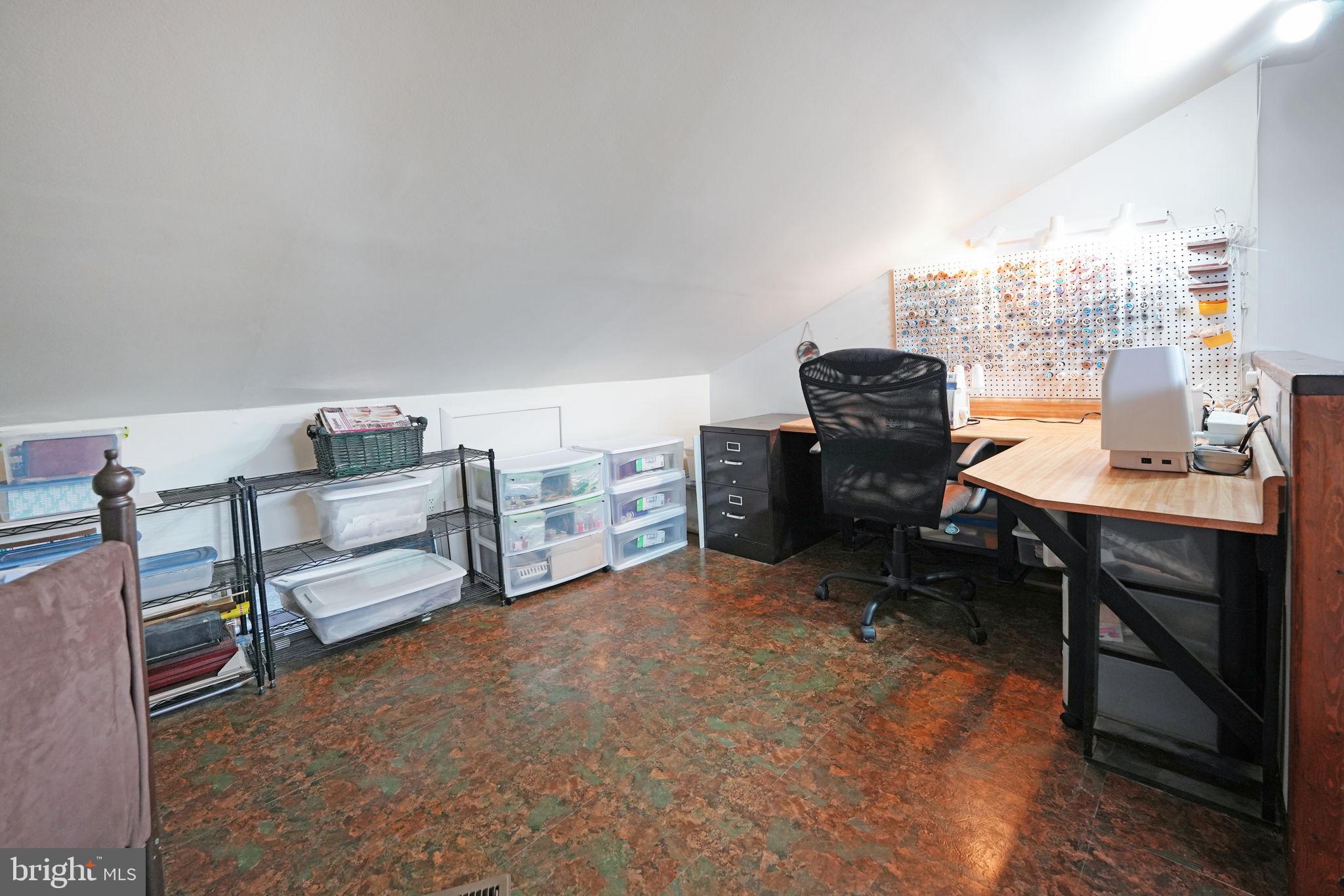4208 High Ridge Road Haymarket, VA 20169 - Photo 32 of 62 Upper Level Loft--Use as a Study, Craft Area, etc.