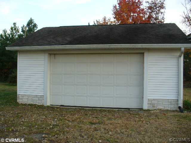 Parking Lot/Garage