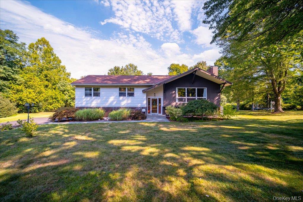 9 Van Vlack Road Hopewell Junction, NY 12533 - Photo 2 of 37