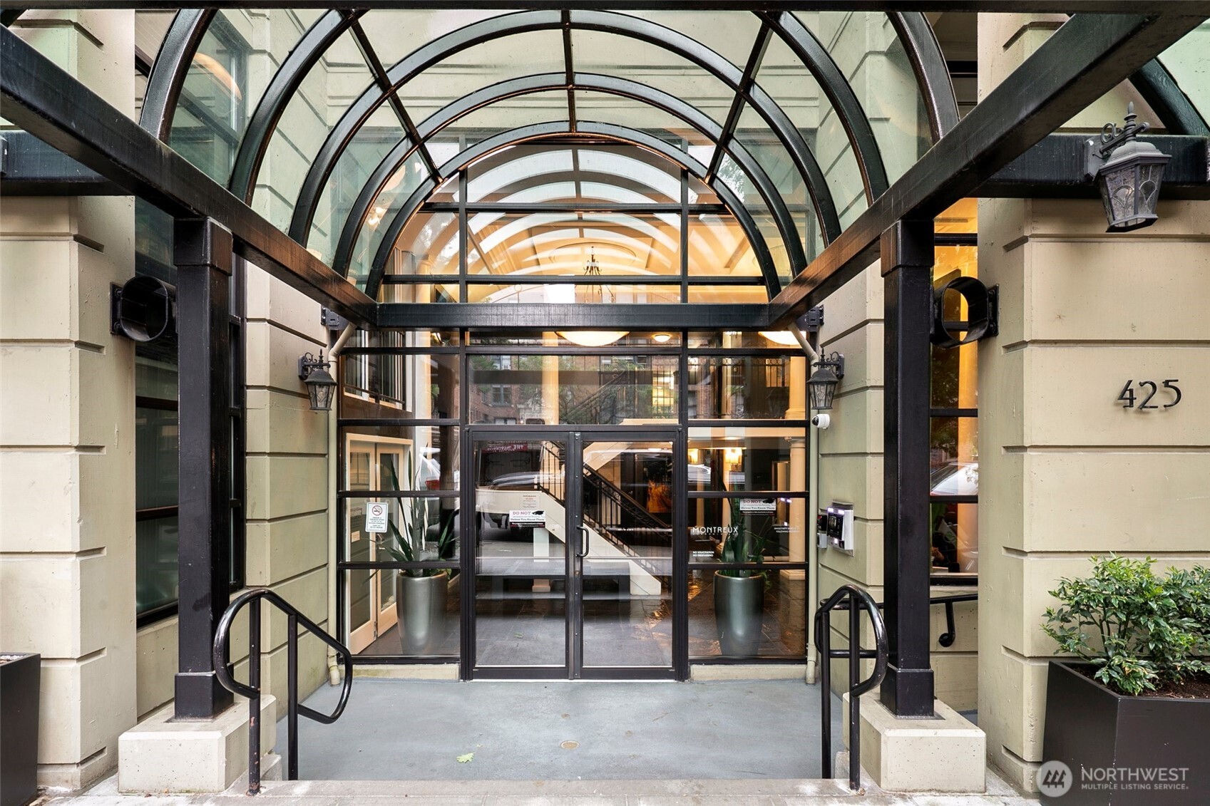 425 Vine Street, Unit 614 Seattle, WA 98121 - Photo 4 of 25