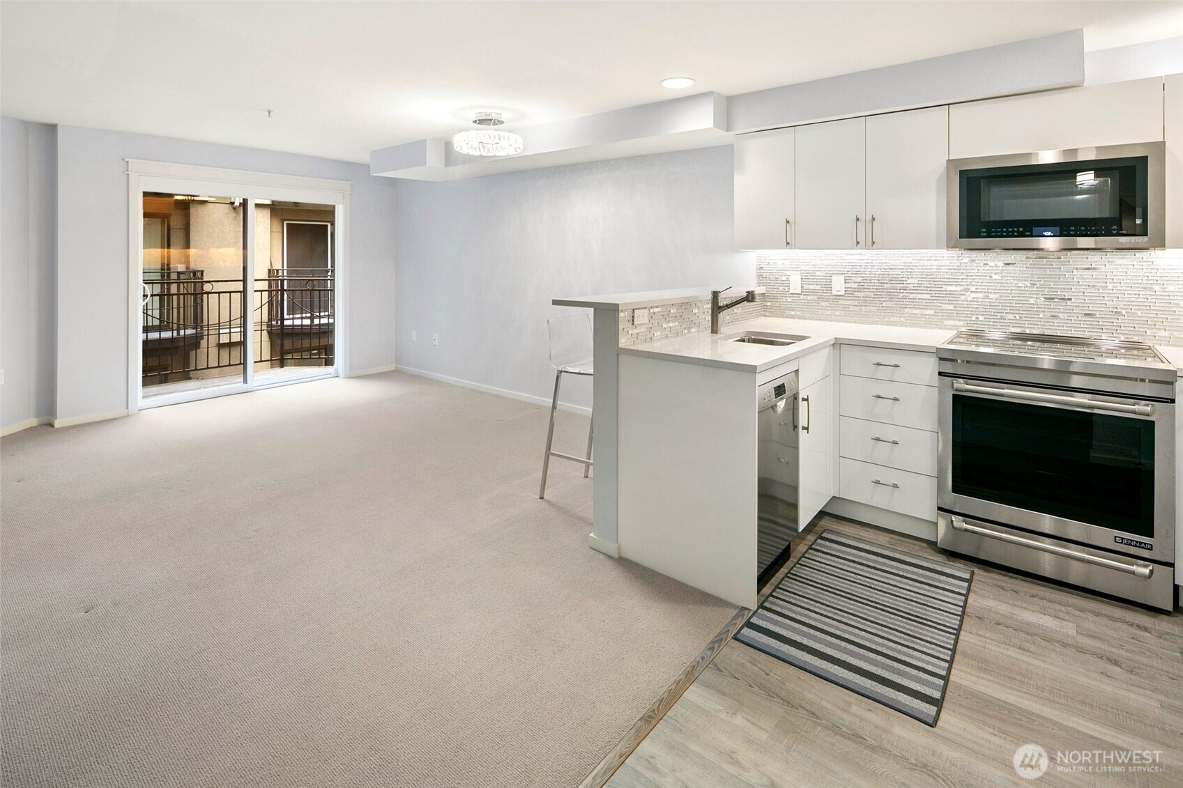 425 Vine Street, Unit 614 Seattle, WA 98121 - Photo 8 of 25