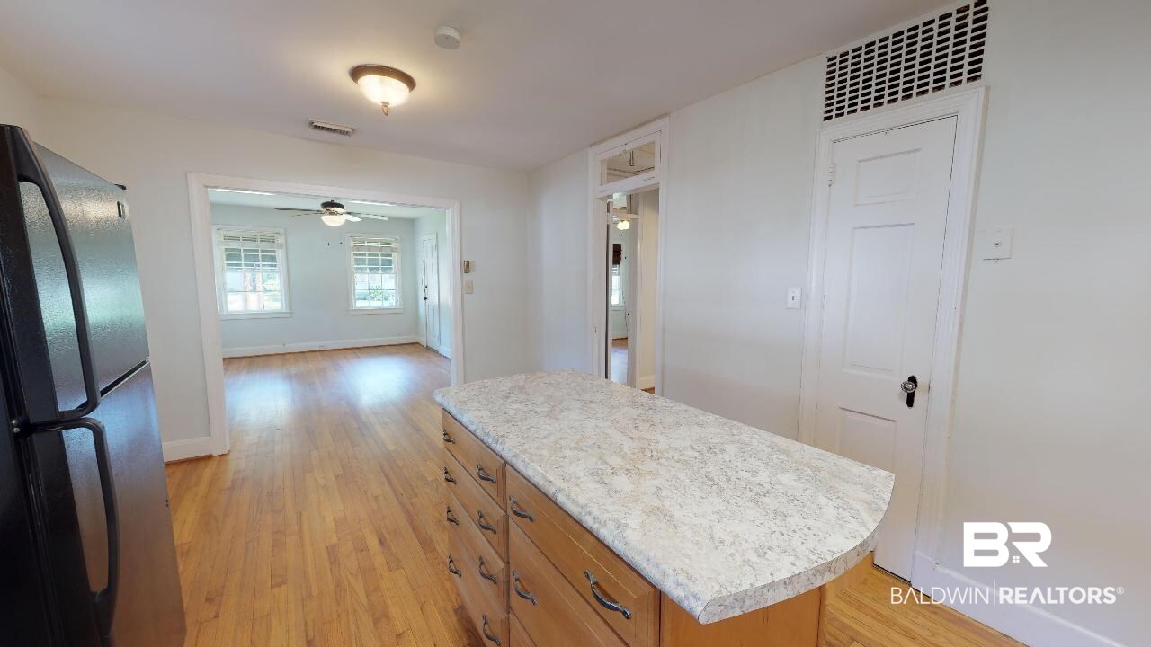 8 Crenshaw Street Mobile, AL 36606 - Photo 8 of 19