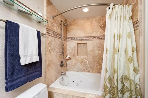 $5,600 | 174 Cliff Drive, Unit F, Laguna Beach, CA 92651