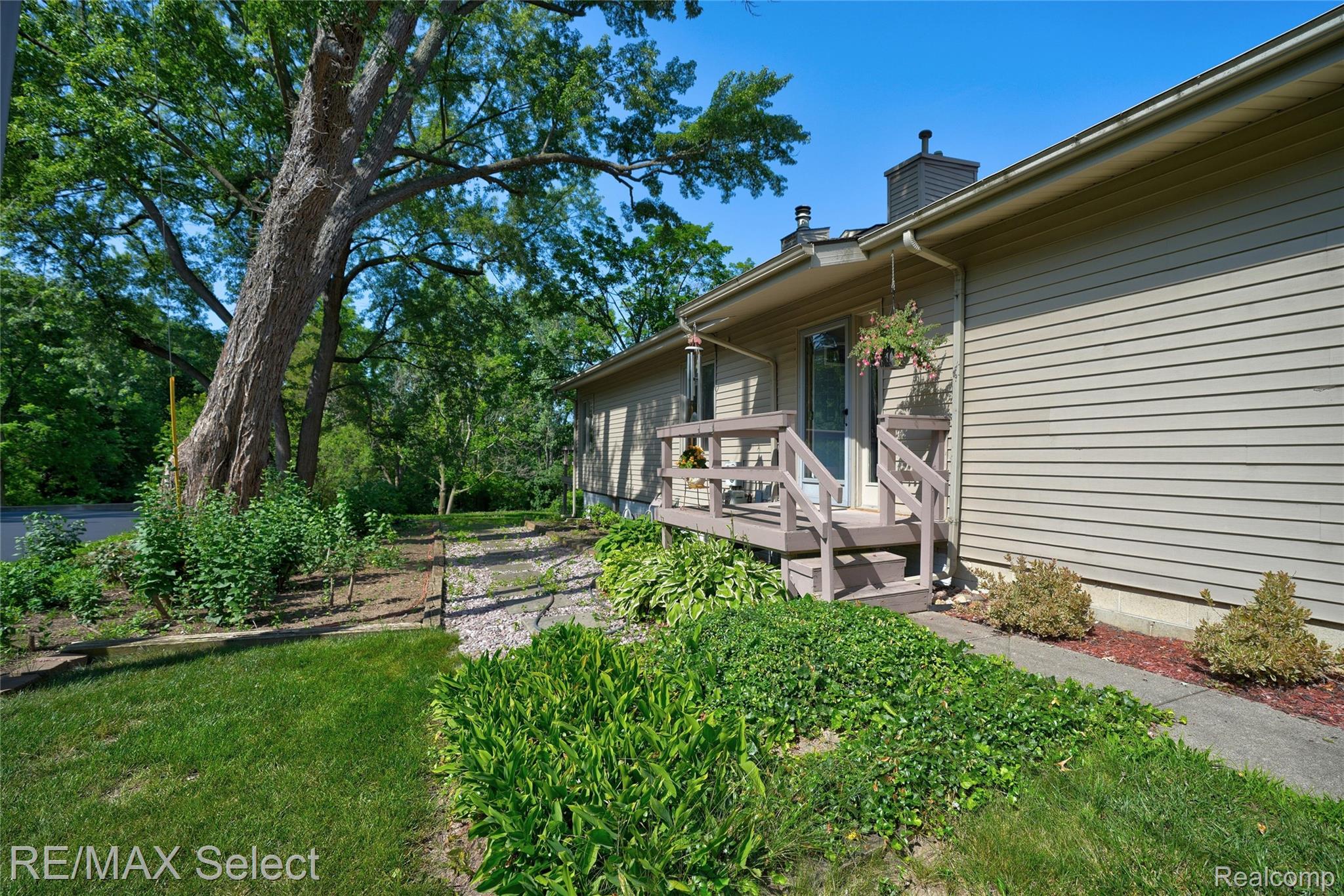 6605 Flushing Road Flushing, MI 48433 - Photo 3 of 37 6605 Flushing Rd 07.jpg