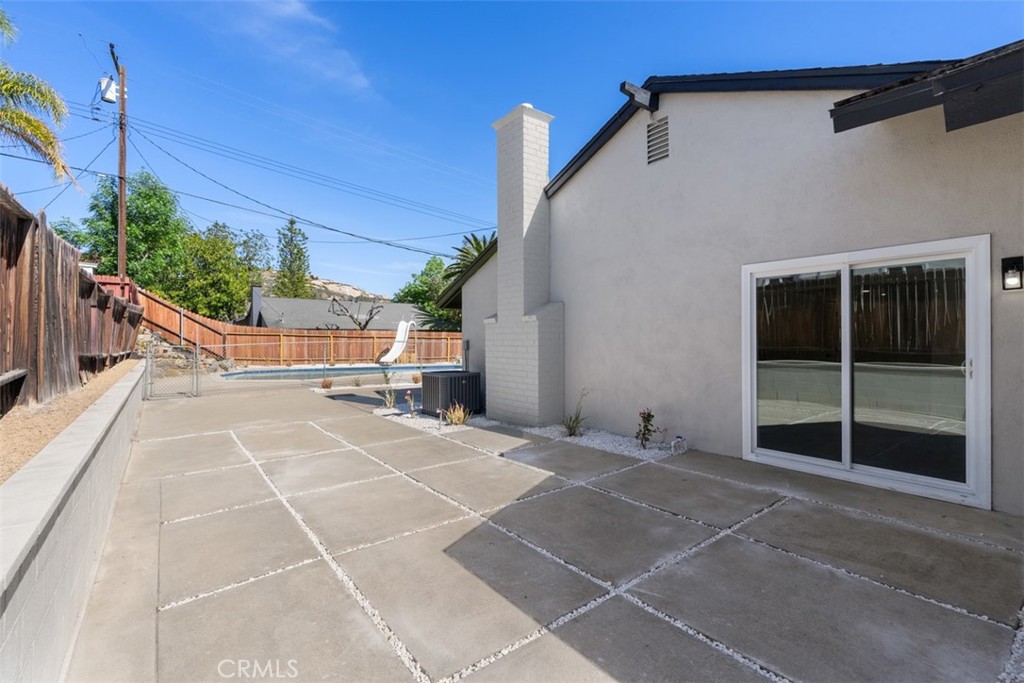 5417 Peacock Lane Riverside, CA 92505 - Photo 40 of 44 a view of a basket ball ground