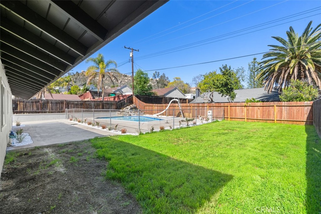 5417 Peacock Lane Riverside, CA 92505 - Photo 43 of 44 a view of yard with green space