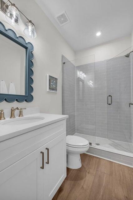 2576 Butlers Green Circle, Unit 7 Chattanooga, TN 37421 - Photo 14 of 24 Guest Bath downstairs