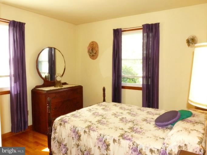 503 Oak Grove Road Linthicum Heights, MD 21090 - Photo 13 of 30 Bedroom 2