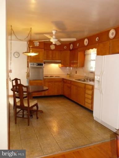 503 Oak Grove Road Linthicum Heights, MD 21090 - Photo 16 of 30 Kitchen