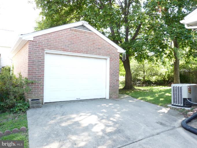 503 Oak Grove Road Linthicum Heights, MD 21090 - Photo 18 of 30 Garage