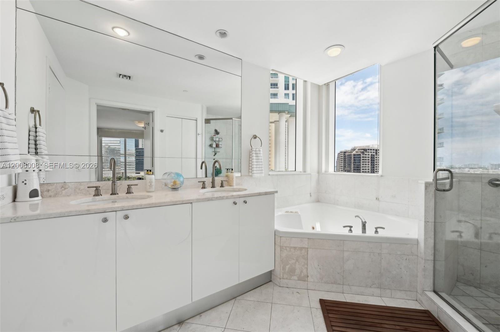 901 Brickell Key Boulevard, Unit 1009 Miami, FL 33131 - Photo 15 of 33