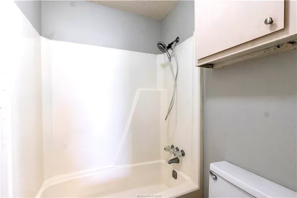 $950 | 2000 Kazmeier, Unit 2, Bryan, TX 77802
