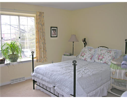 6 Denmark Lane, Unit 6 Needham, MA 02492 - Photo 7 of 8 Gallery Image 7