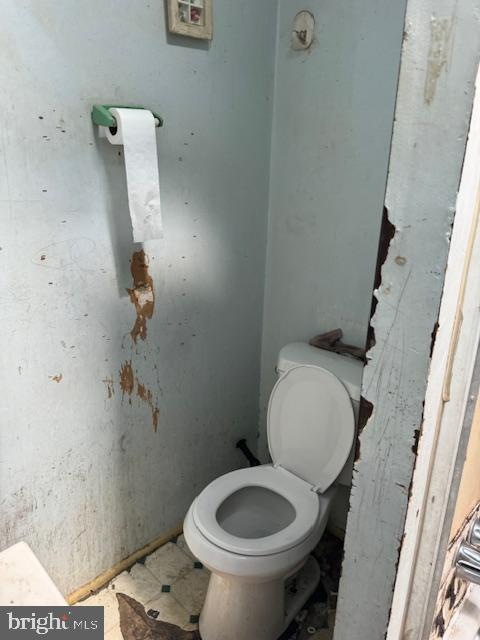 518 South 55th Street Philadelphia, PA 19143 - Photo 17 of 49 a bathroom with a toilet and a shower