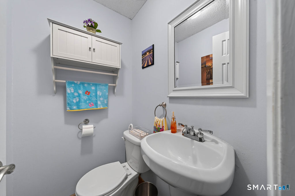 40 Foxon Hill Road, Unit L47 New Haven, CT 06513 - Photo 10 of 30 1/2 bath
