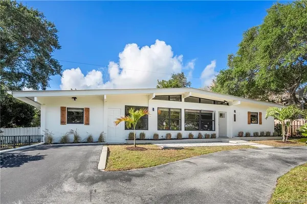 $610,000 | 1944 Northeast Lake Place, Jensen Beach, FL 34957
