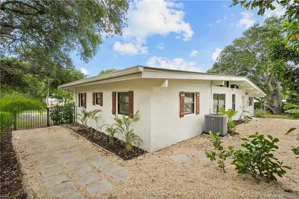 $610,000 | 1944 Northeast Lake Place, Jensen Beach, FL 34957