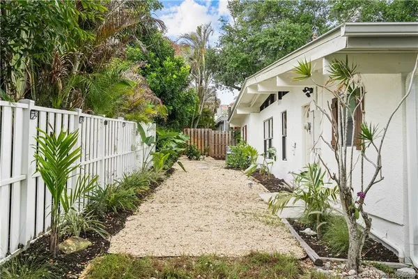 $610,000 | 1944 Northeast Lake Place, Jensen Beach, FL 34957