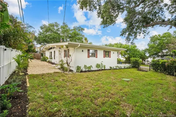 $610,000 | 1944 Northeast Lake Place, Jensen Beach, FL 34957