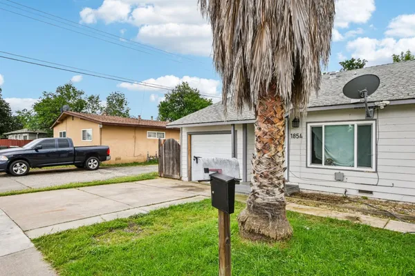 $475,000 | 1852 Grand Avenue, Sacramento, CA 95838