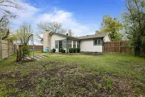 $1,825 | 104 Shoreline Drive, Azle, TX 76020