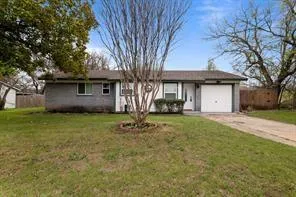 $1,825 | 104 Shoreline Drive, Azle, TX 76020