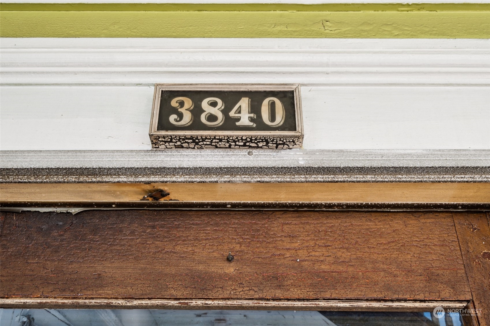 3840 Linden Avenue North Seattle, WA 98103 - Photo 24 of 40 a close view of a stove