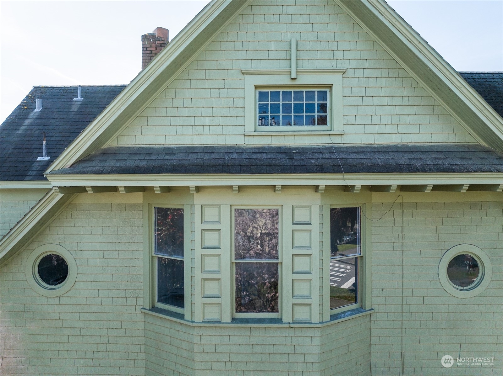 3840 Linden Avenue North Seattle, WA 98103 - Photo 34 of 40 a front view of a house