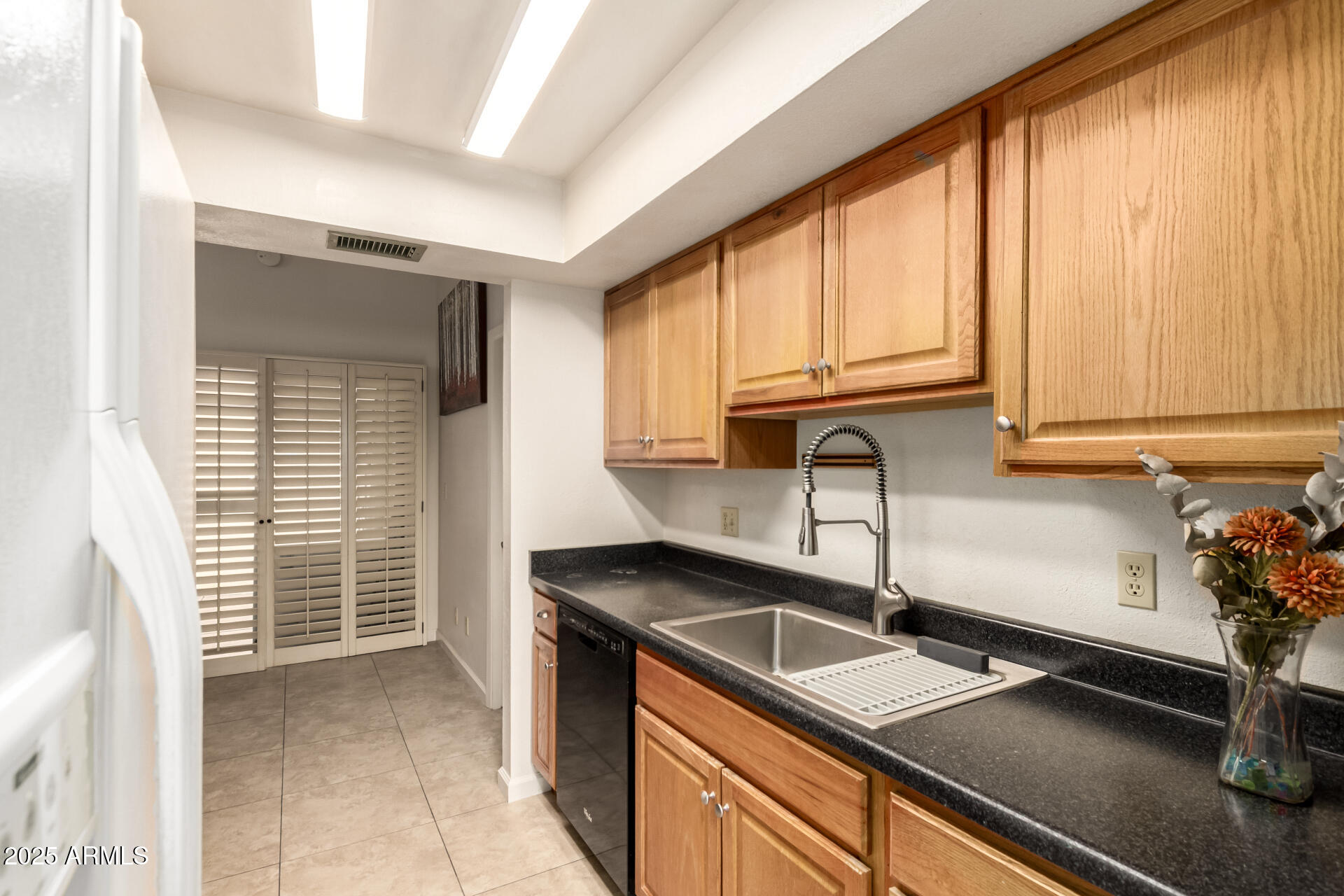 1316 East Winged Foot Road Phoenix, AZ 85022 - Photo 11 of 23 18 - Winged Foot